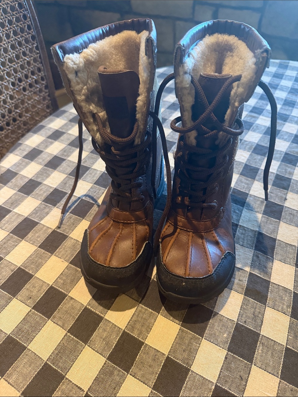 Ugg kids butte waterproof boots size 1